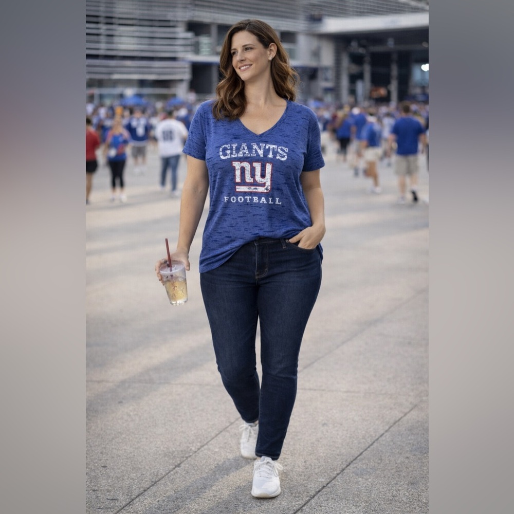 NFL NY Giants Women’s V-Neck Graphic Tee XXL Team Apparel Football Shirt